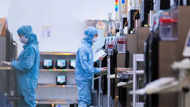 芯片制造光刻工艺示意图