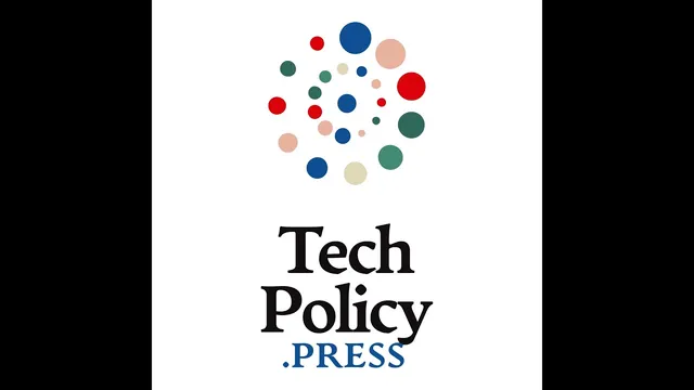 TechPolicy Press 播客封面：解读《伟大的美国人工智能法案》，背景为美国国会大厦穹顶与 AI 电路板视觉元素