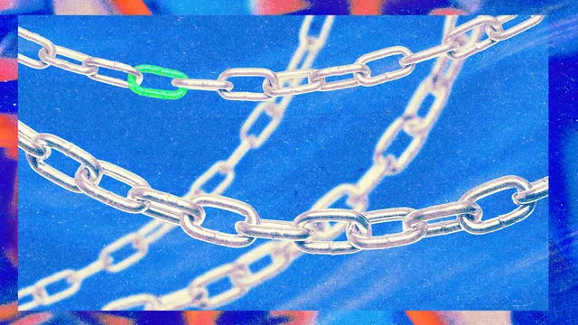 一条发绿光的链条，其中一环被突出显示，隐喻 LLM 安全链中的薄弱环节